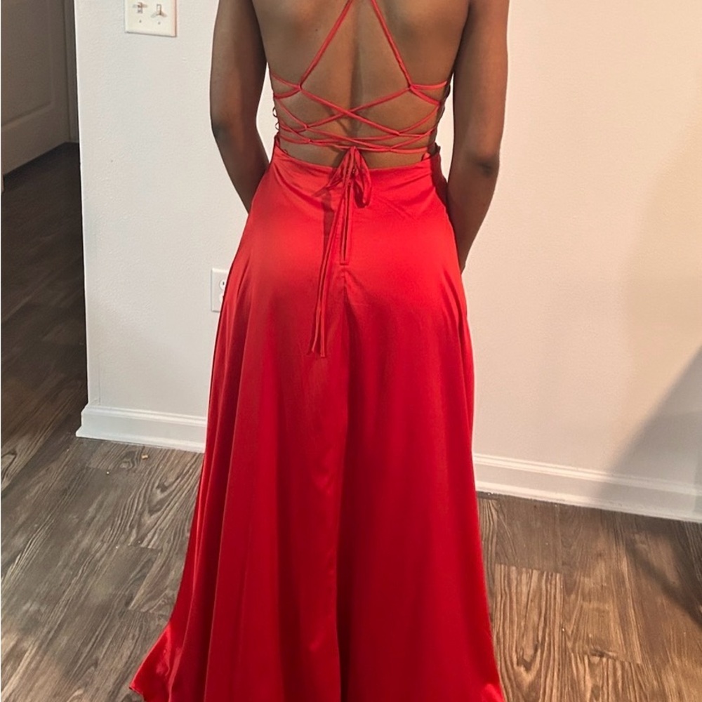Chic Backless Red Dress with Strappy Design with Pockets